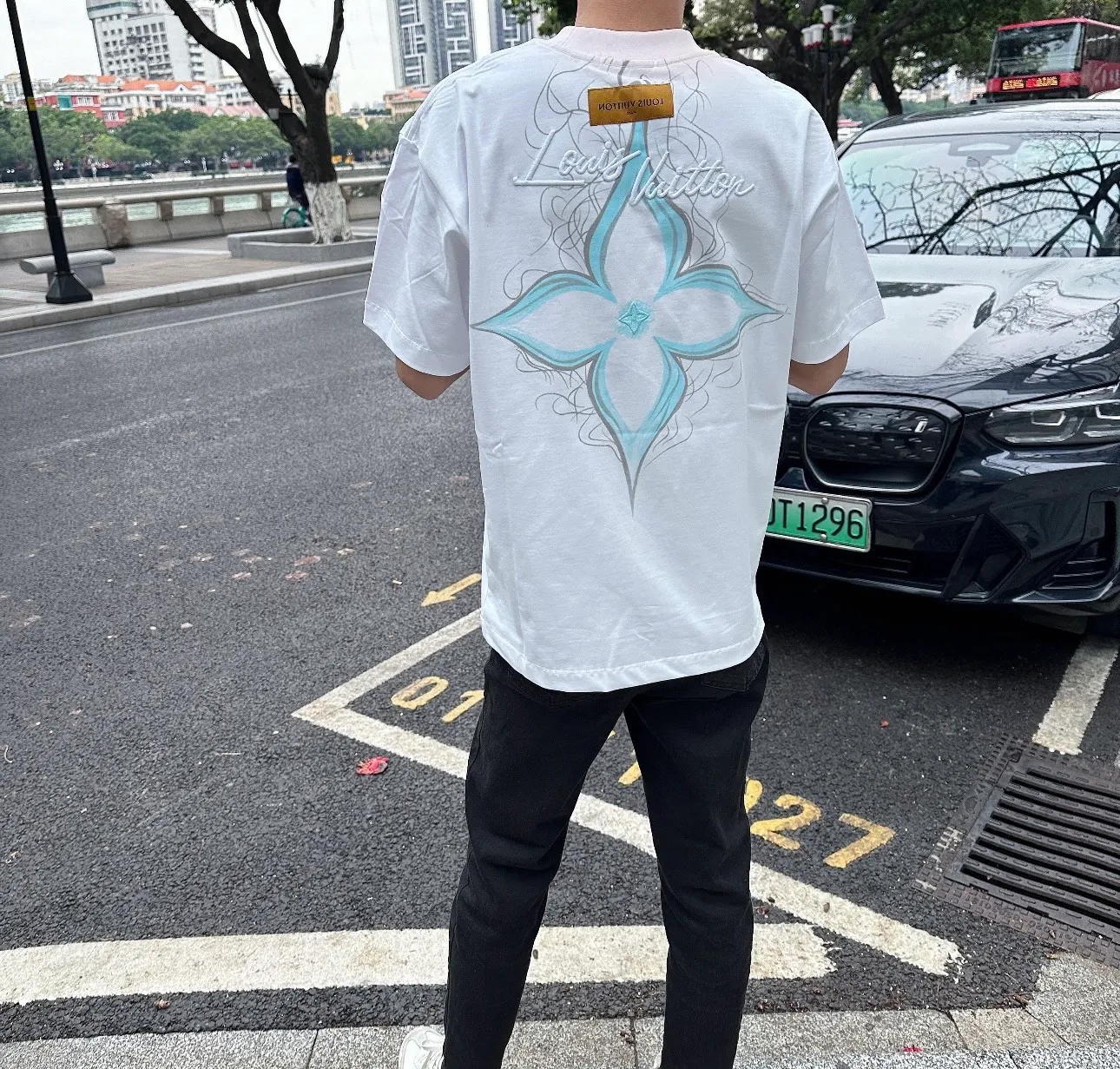 Louis Vuitton/Louis Vuitton 26ss four-leaf star flower printed short sleeves on the back